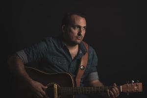 עמוס צימרמן הוא זמר-יוצר ישראלי בסגנון פולק-רוק